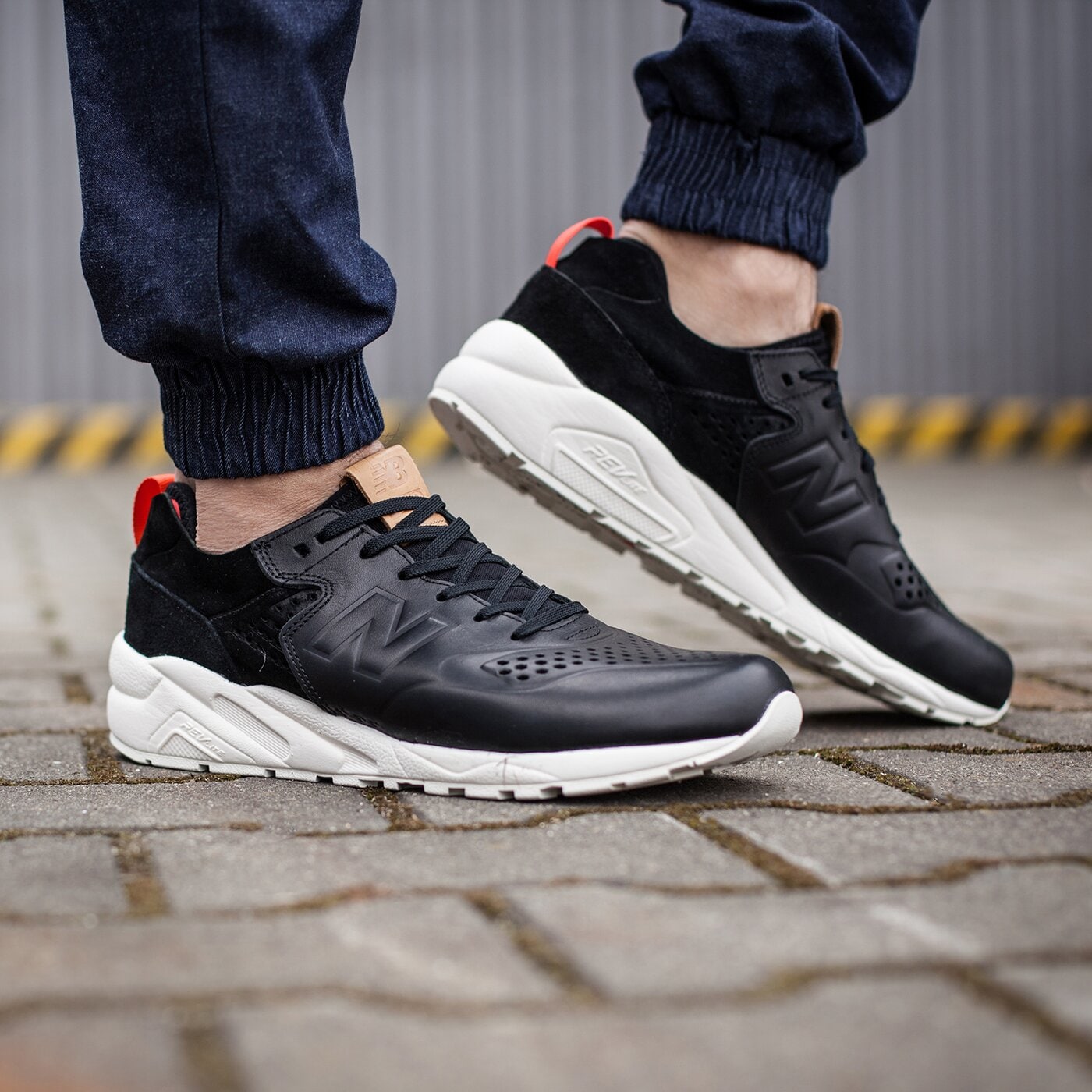 new balance mrt580dk