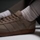 Vyriški kedai ADIDAS HANDBALL SPEZIAL kj9852 spalva rusvai žalsva
