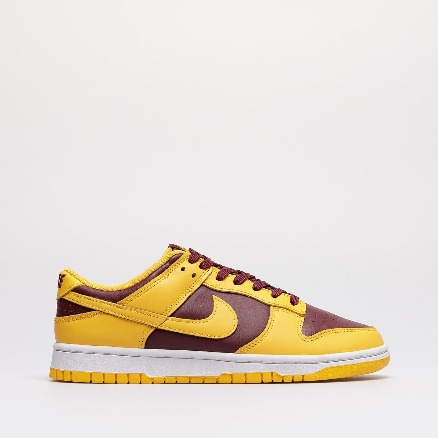 Nike dunk sold low