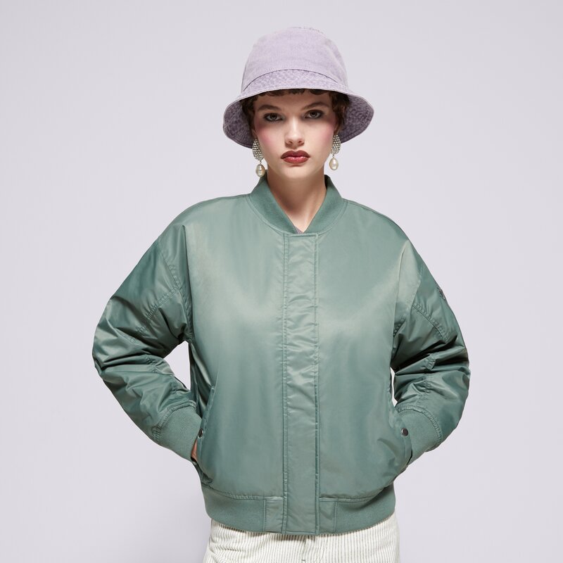 VANS STRIUKĖ BENNETT BOMBER