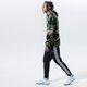 Vyriškas džemperis ADIDAS  DŽEMPERIS SU GOBTUVU CAMO AOP HOODIE gn1879 spalva rusvai žalsva