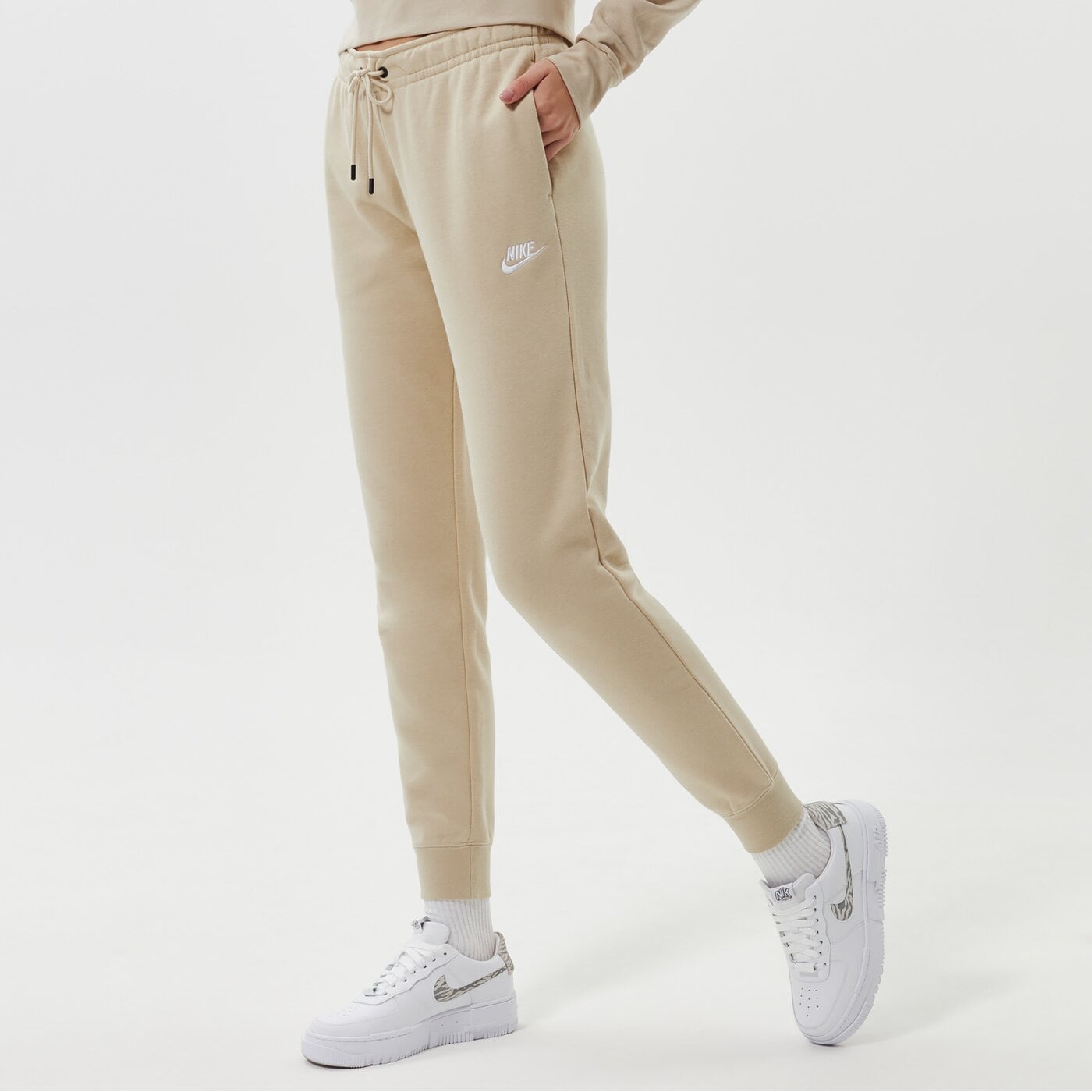NIKE KELNĖS SPORTSWEAR ESSENTIAL | BV4095-206 | RUSVAI GELSVA | 59,99 € |  Kelnės | ✪ Sizeer.lt ✪