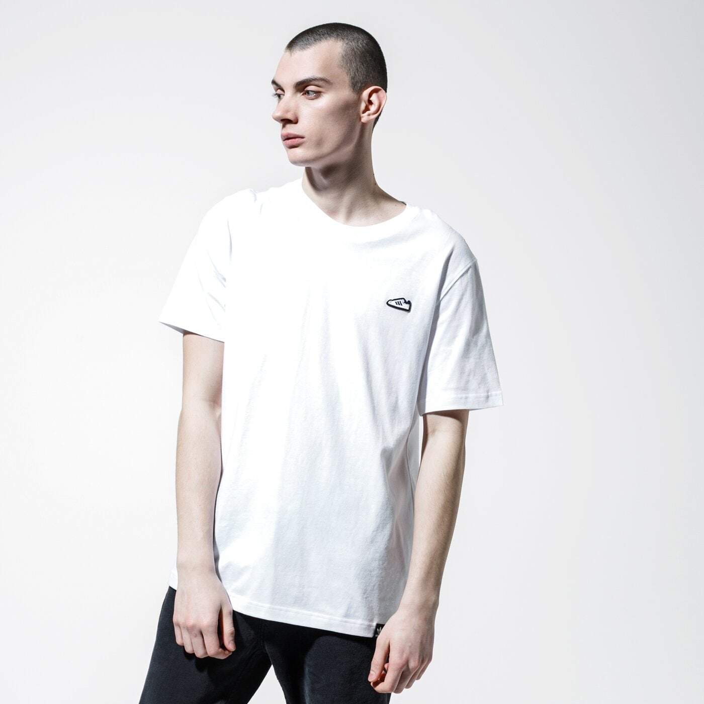 ADIDAS MARŠKINĖLIAI SST EMB T FM3378 BALTA 13,00 EUR