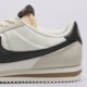 Moteriški kedai WMNS NIKE CORTEZ SU iu7556-030 spalva rusvai gelsva