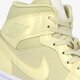 Moteriški kedai WMNS AIR JORDAN 1 MID SE  ck6587-200 spalva auksinė