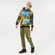 Vyriškas džemperis ADIDAS DŽEMPERIS SU GOBTUVU CAMO AOP HOODIE hk2804 spalva daugiaspalvė