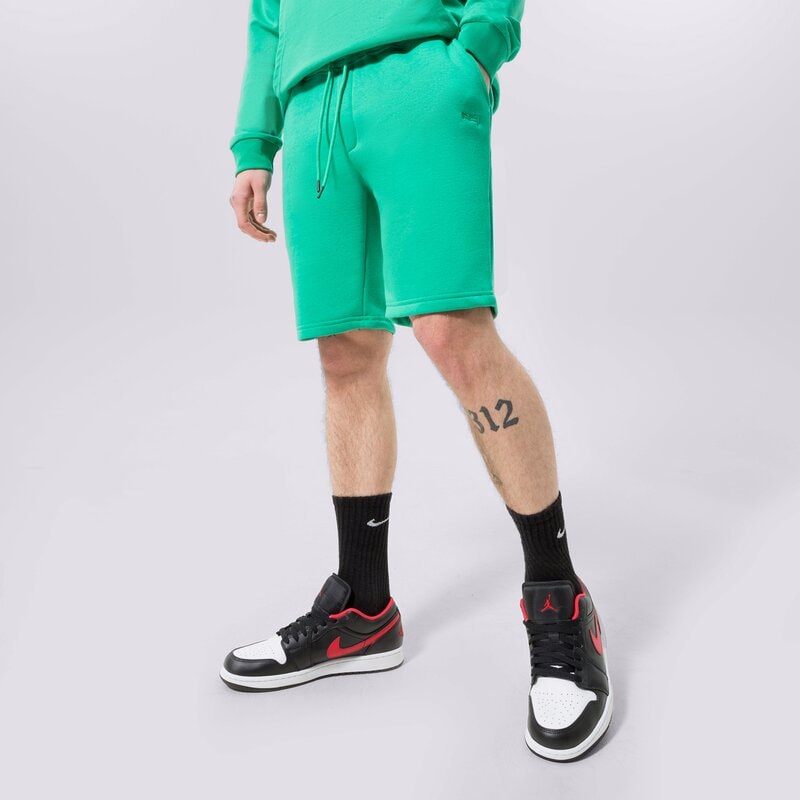 CONFRONT ŠORTAI ESSENTIAL GREEN