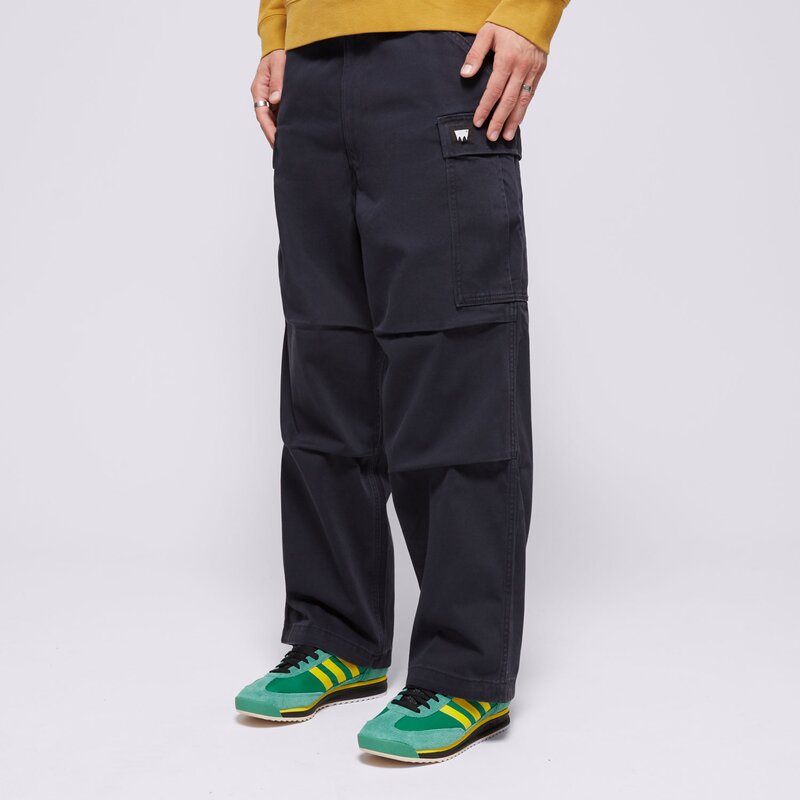 LEVI'S KELNĖS SKATE LOOSE CARGO BLACKS