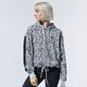 Moteriškas džemperis PUMA DŽEMPERIS SU GOBTUVU   CLASSICS CROPPED HOODY AOP 59874999 spalva juoda