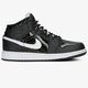 Vaikiški kedai AIR JORDAN 1 MID SE av5174-001 spalva juoda