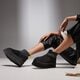 Moteriški laisvalaikio batai UGG W CLASSIC MINI DIPPER 1168170-blk spalva juoda