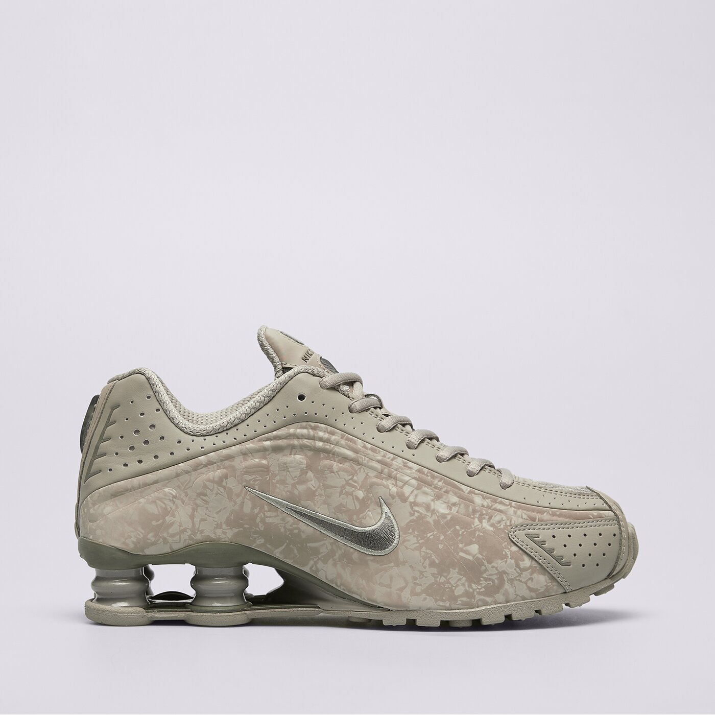 NIKE W SHOX R4 HV0934-001 PILKA 109,00 EUR | Kedai | e