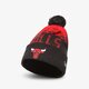 Vyriška kepurė NEW ERA NBA CHICAGO BULLS POM BEANIE HAT CHICAGO BULLS OTC 12122723 spalva juoda