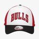 Vyriška kepurė su snapeliu NEW ERA KEPURĖ TEAM ARCH TRUCKER BULLS CHICAGO BULLS BLK 60141869 spalva balta