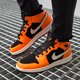Vaikiški kedai AIR JORDAN 1 MID BG 554725-062 spalva oranžinė