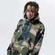 Vyriškas džemperis ADIDAS  DŽEMPERIS SU GOBTUVU CAMO AOP HOODIE gn1879 spalva rusvai žalsva