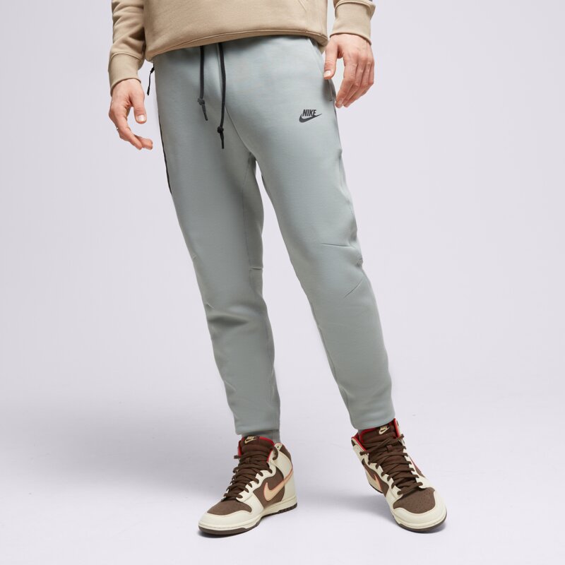 NIKE KELNĖS TECH FLEECE JOGGER